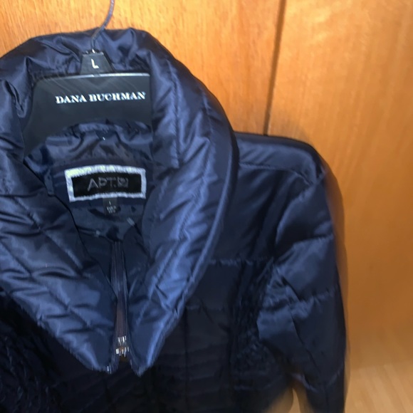 Navy blue coat with quilted pattern,removable faux collar - Picture 3 of 4